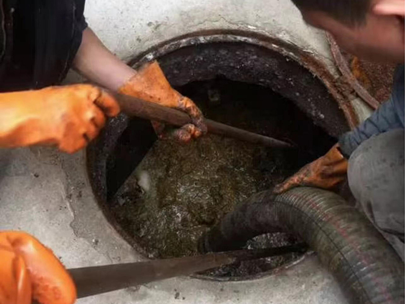 晋中清理化粪池时如何避免沼气的危害?